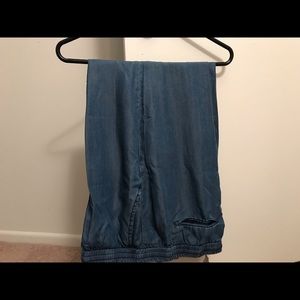 Ladies cropped denim pants